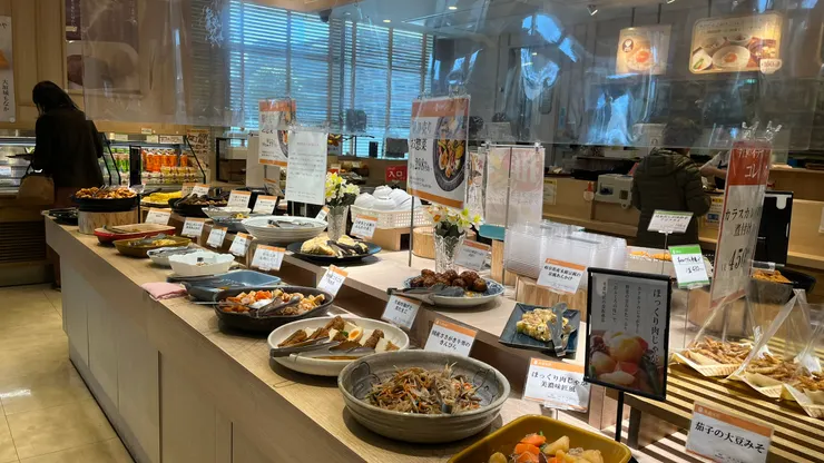 重點也是在日本難得看到的很多蔬菜，能吃得健康。