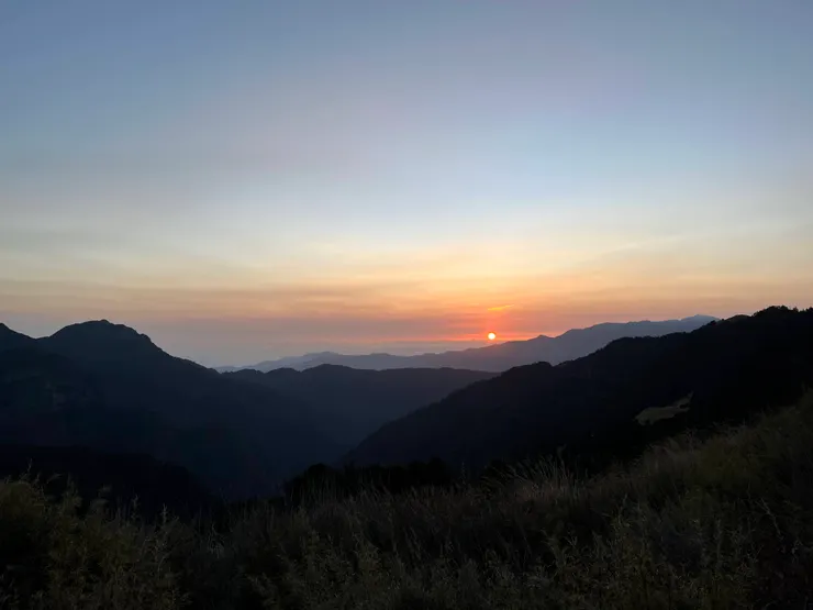 2022年登雪山的日出，很符合現在的心境