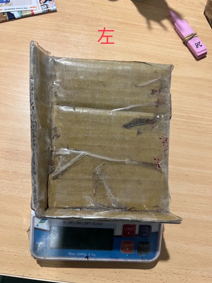 斜坡有分左邊和右邊，因為流水線分兩側，左邊的用左斜坡會比較順手。