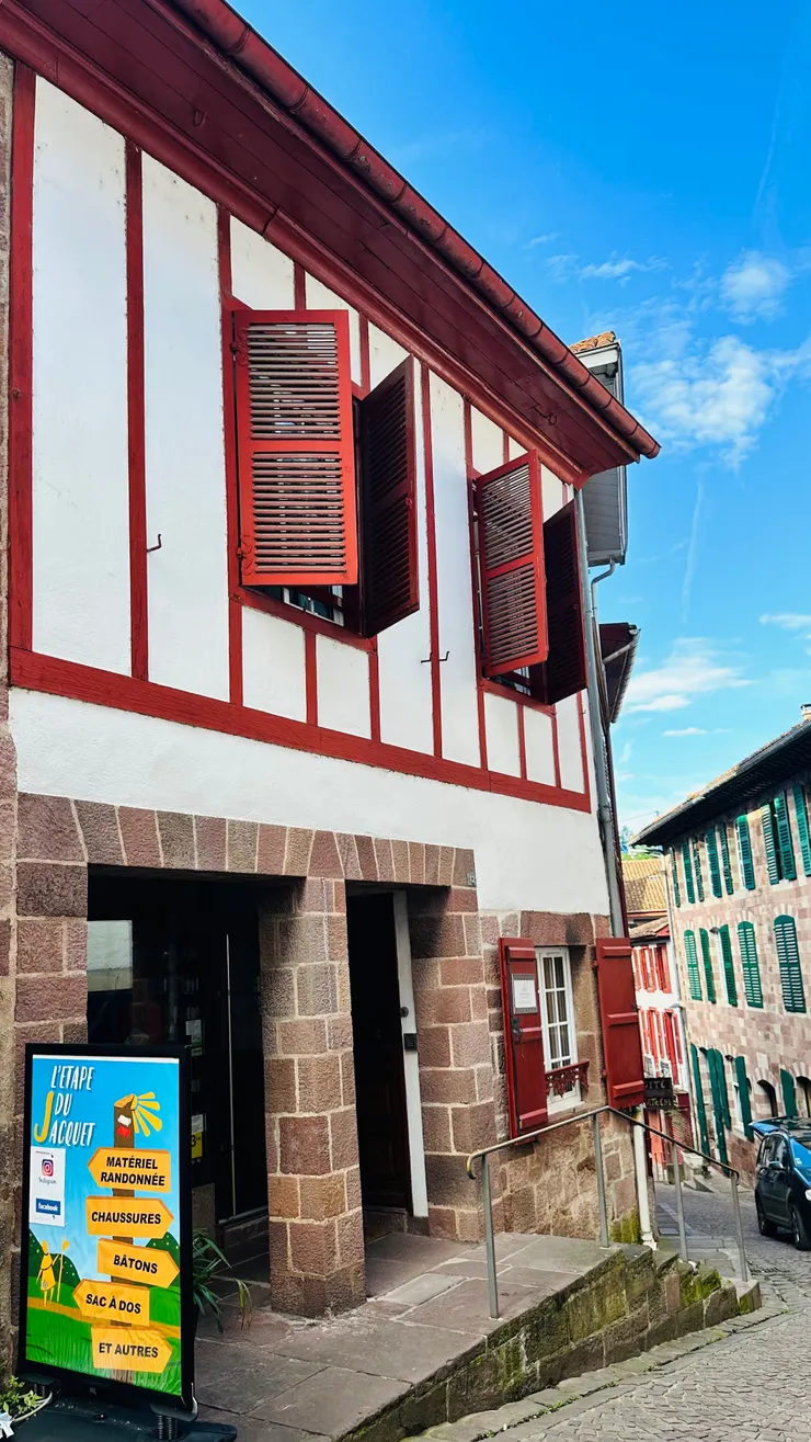 早上出門時拍的住處門口