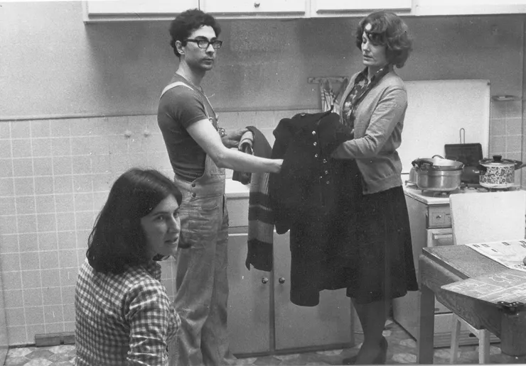 導演 Chantal Akerman（左下）與主演者 Delphine Seyrig（右）