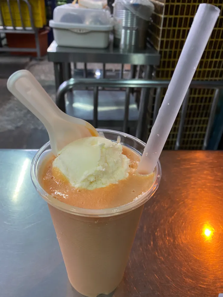 超級濃稠的木瓜牛奶搭配吸飽榴槤味的香草冰淇淋