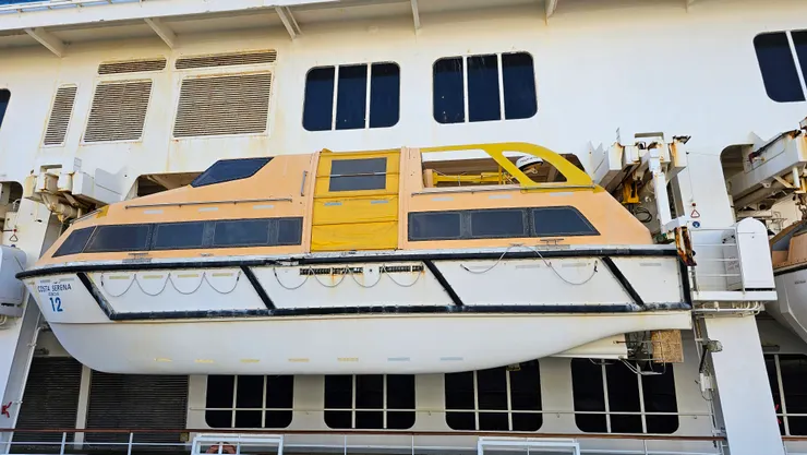 歌詩達莎倫娜號的救生艇!