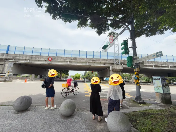 當你看到這個馬路 就代表你即將成功抵達 （好像也可以從中山國小站過來 935m)