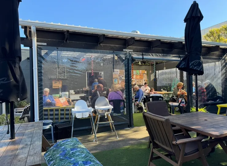 小巷裡的自帶獨特風格咖啡店