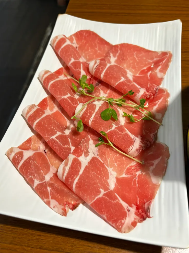 豬肉(菜盤換的)