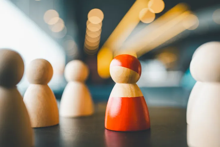 談職場霸凌中的「團體極化」效應（圖：Shutterstock）