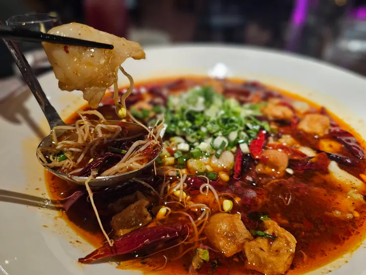 OXI Oyster & Wine Live House水煮魚