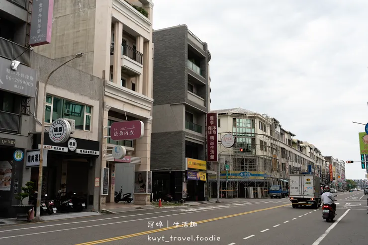 [安平平通路美食]庫霸豬肉湯飯，隱身平通路的道地馬鈴薯龍骨湯，道地韓式小菜無限量供應，安平午餐晚餐推薦，最新菜單