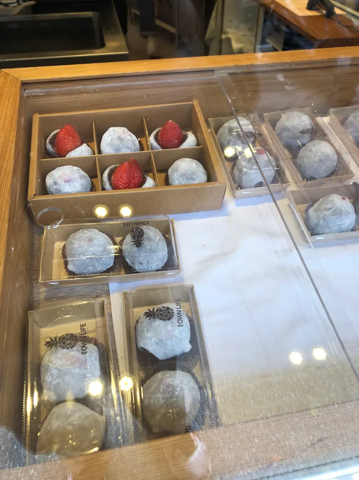 鳳梨冰店遇見草莓大福。