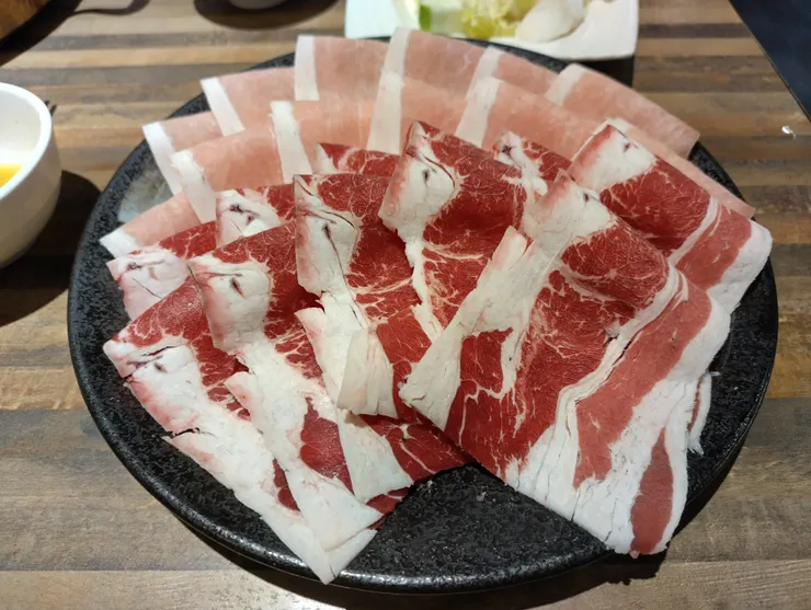 最後加點的肉擺盤比較漂亮