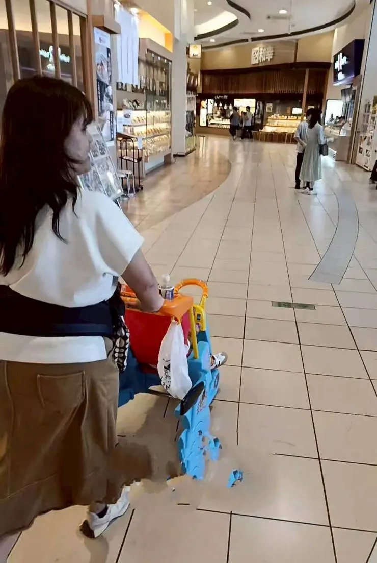 珍豬硬是要媽咪推🤩