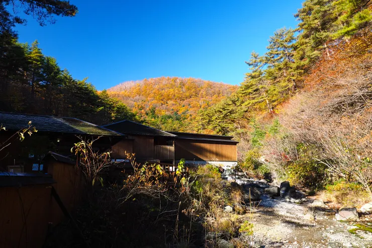 西之河原露天風呂可以遠眺群山,視線非常開闊