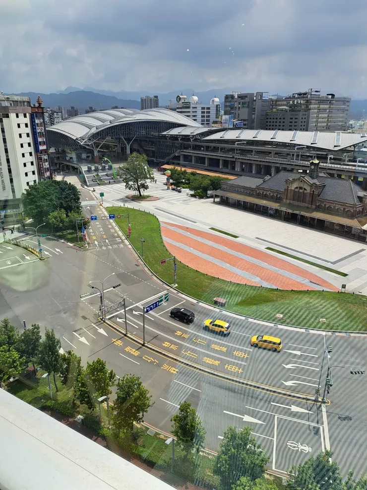 台中火車站窗景側拍