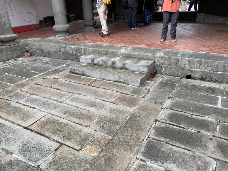 地面可見排水孔