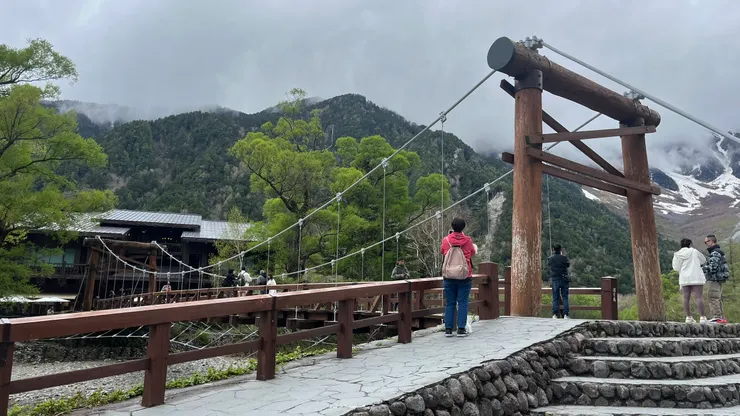 第一代吊橋1910年建成，現在的是1997年的版本。