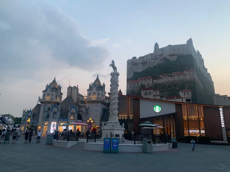 覺得是黃昏？ 其實已經過7點，8月的韓國，7點40才天黑。