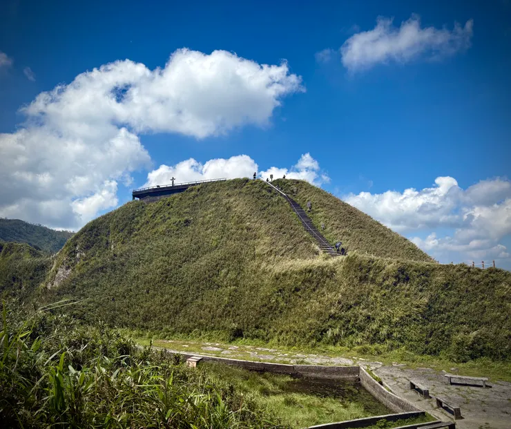 左手邊遠方是觀景與拍照平台
