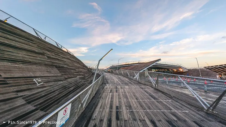 大棧橋十分特殊的木棧步道設計。