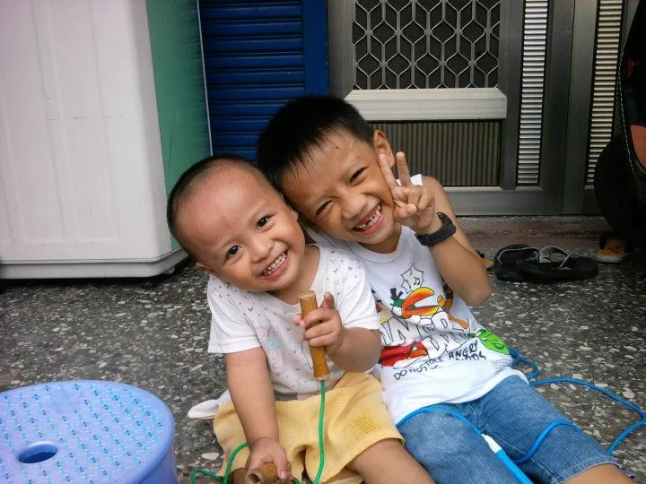兩個乾兒子幼時的照片