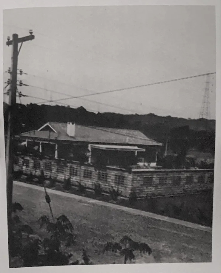 胡適故居舊照。從後方露臺方向拍攝