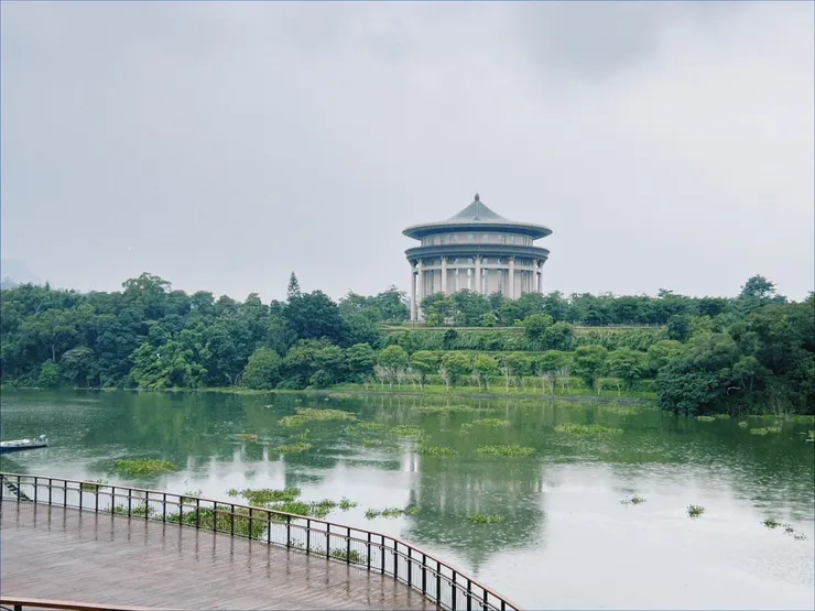 美麗的峨眉湖風景
