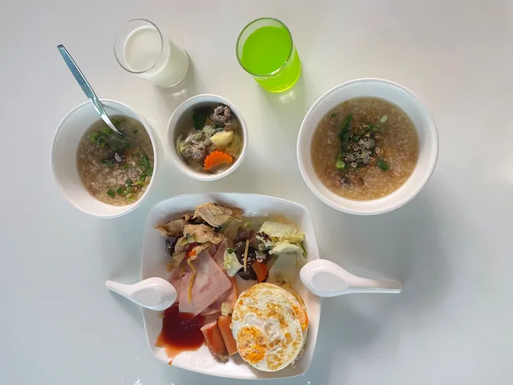 Blue Lagoon Hotel  早餐。