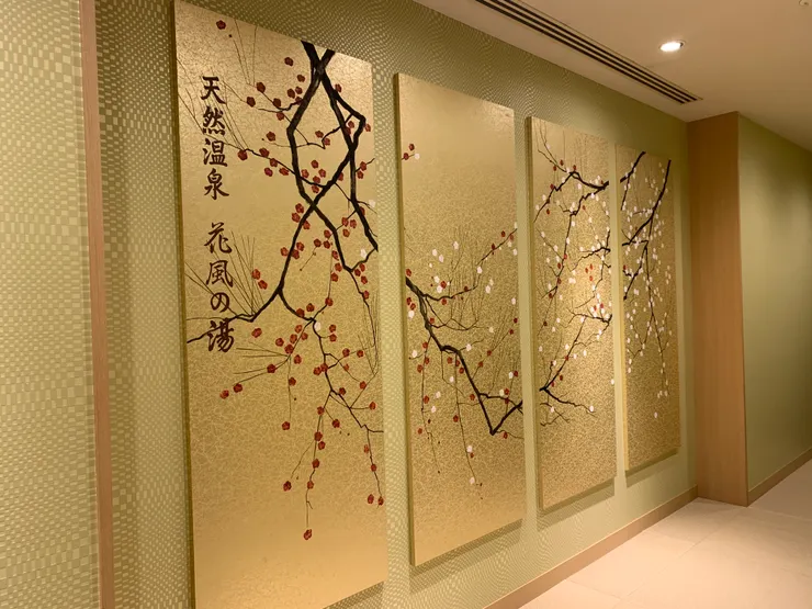 2樓電梯門口就會看到非常日式風情的掛畫