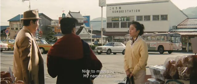 真知子醫師到車站接姪女由紀