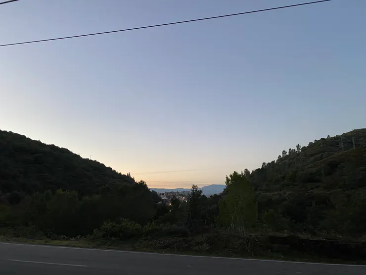 見到破曉的日光