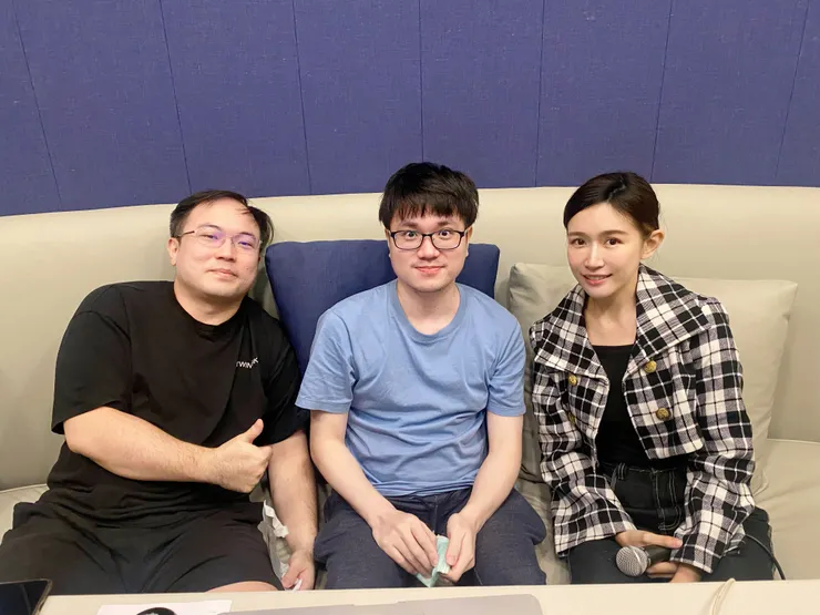 Yoku Walis幽谷．瓦歷斯首次擔任製作人，與賴佑政（左）、高維綸（中）兩位重量級製作人合作推出單曲〈狡猾的Pila Pila〉。（圖／黑客娛樂提供）