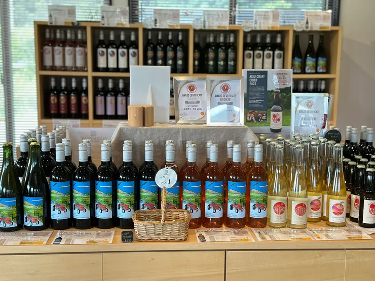 採用自家葡萄與水果釀造的酒,老闆希望能將宮城縣在地農產品的美好推廣出去