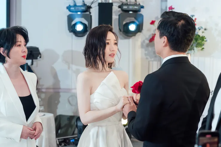 囍宴音樂劇記者會上演真實婚禮，閻奕格感動不已