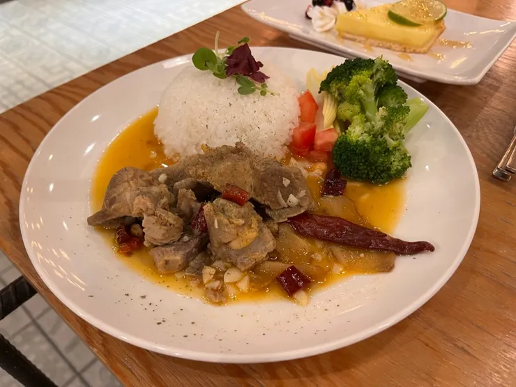 麻香豬腩飯。