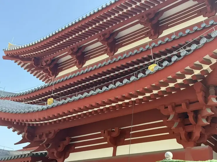 廣東佛山市禪城區仁壽寺，作者拍攝，中間的小斗拱，你在托空氣嗎？