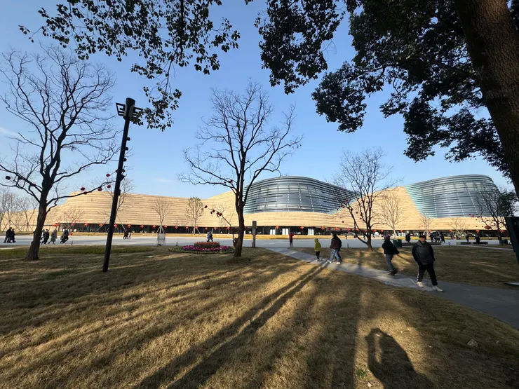 這樣的距離終於大致照了張全景。