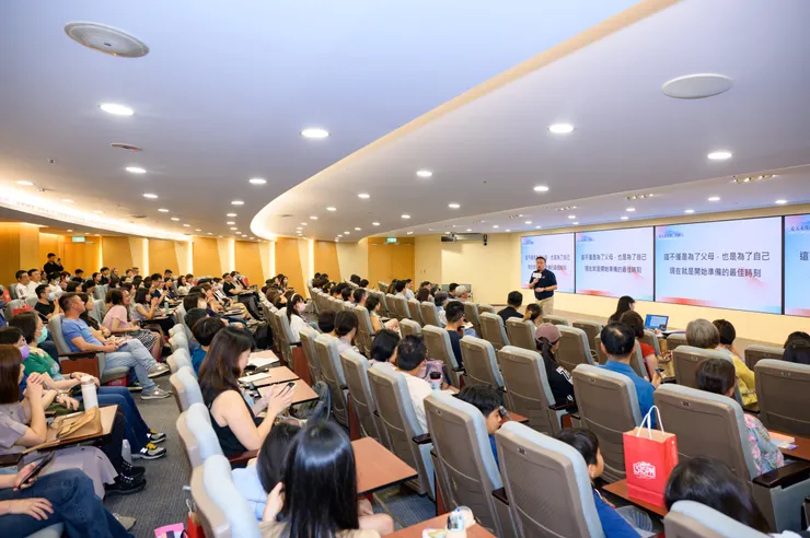 憲哥行雲流水的分享。攝影｜李明宜