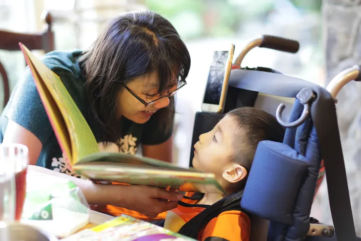 七歲多的子祐在這時候終於對於共讀很有感覺~2019二月