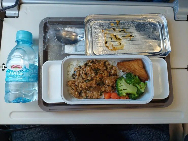 非常『簡單』的國泰航空飛機餐