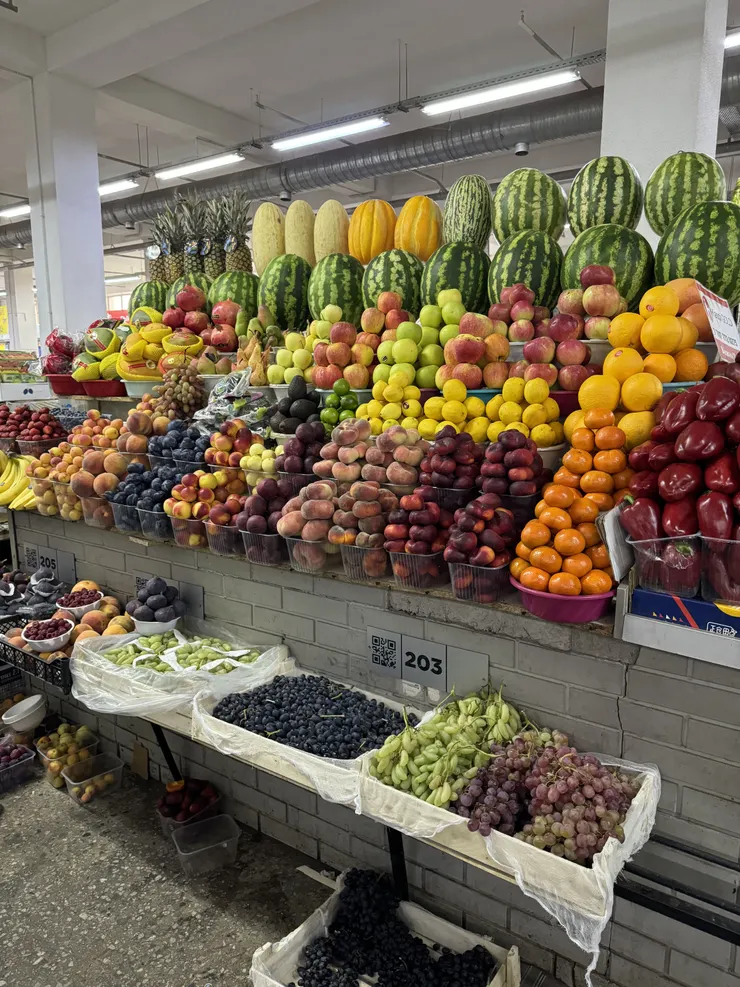 疊到像高塔般的水果堆