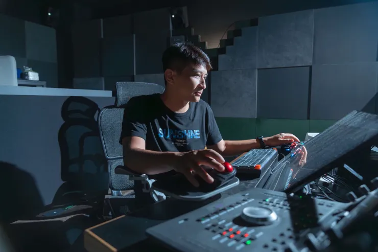 高偉晏曾以電影《目擊者》入圍第 54 屆金馬獎最佳音效獎，並以《月老》、《咒》獲第 58、59 屆金馬獎最佳音效獎殊榮。