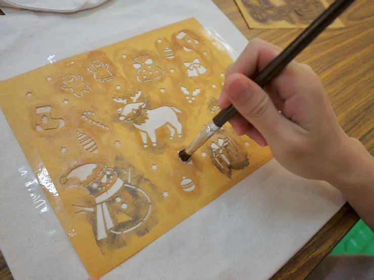 用柿子汁當染料,將柿子從台灣農業推向文創產業