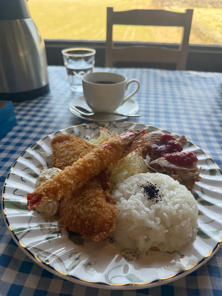 午餐日幣1100,熱咖啡日幣400