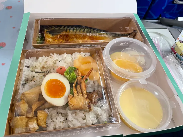 午餐超級豐盛，吃很飽