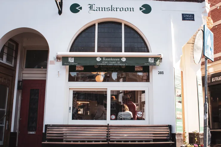 餓死鬼me忘了拍照,放一張官網的店門口照片。