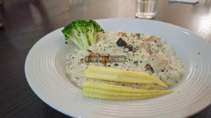 黑鑽松露野菇奶油燉飯:米心剛好,野菇配松露超有層次