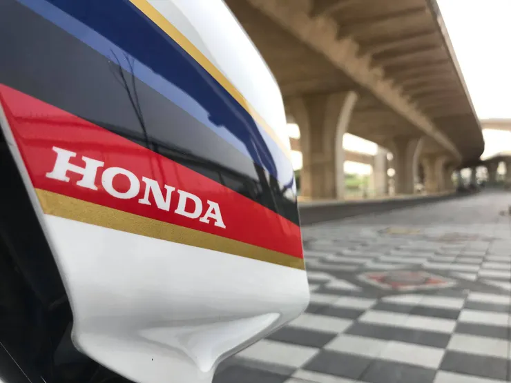 整流罩上HONDA字樣