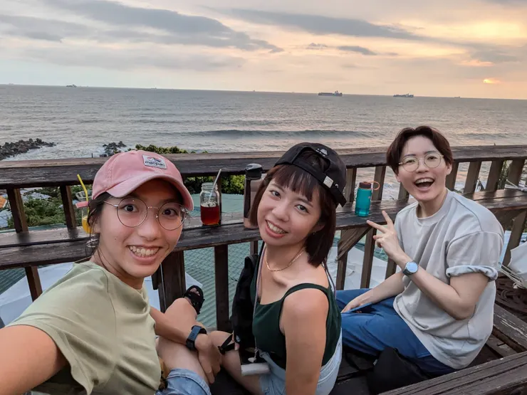 / 在咖啡廳二樓看看海 等日落！ /