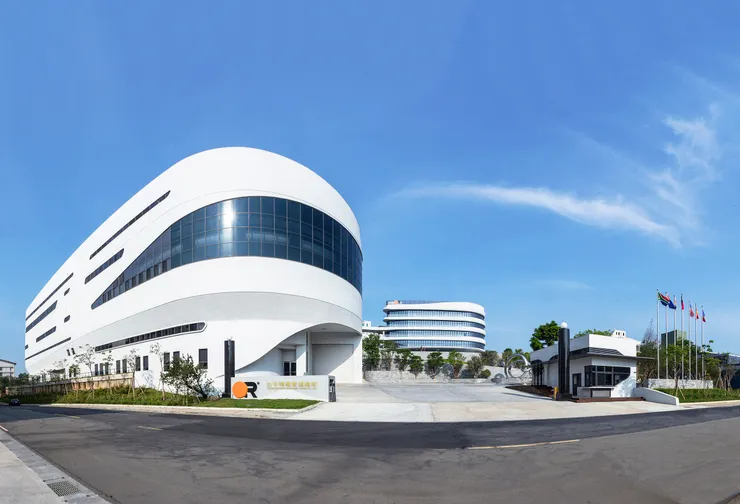 台中精機是獲得內政部認證的綠建築，每年可節約相當於 726 座台北大安森林公園的吸碳量。圖片提供：黃怡穎