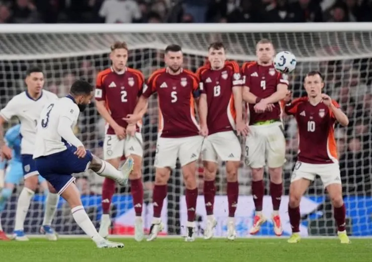 列斯占士直射罰球入網助英格蘭領先1:0